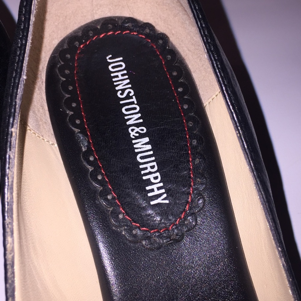 Johnston Murphy black leather peep toe wedge shoe - Picture 6 of 7